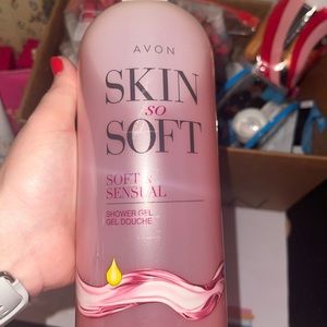 Big Bottle of Skin So Soft Shower Gel